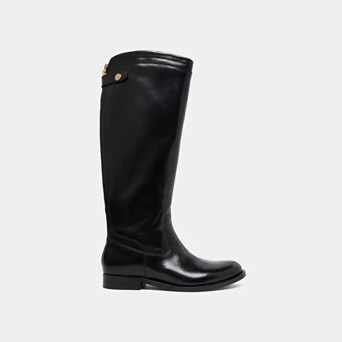 Boots with back zips in black leather