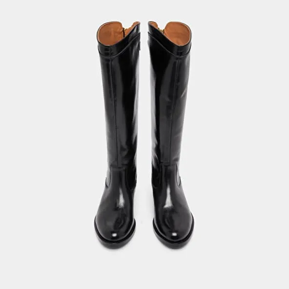 Boots with back zips in black leather