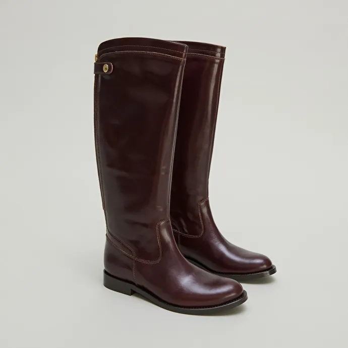 Boots with back zips in brown leather