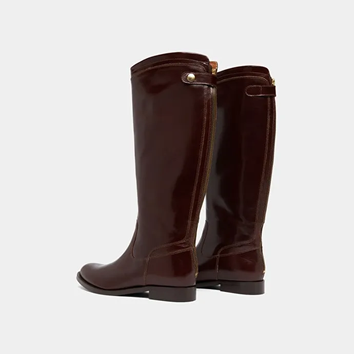 Boots with back zips in brown leather