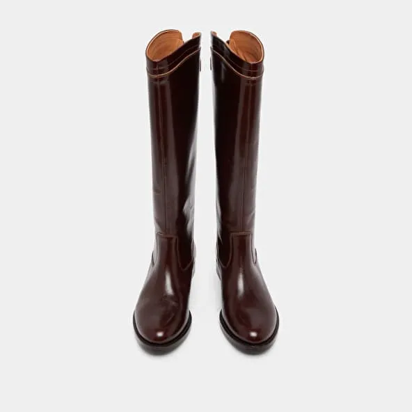 Boots with back zips in brown leather