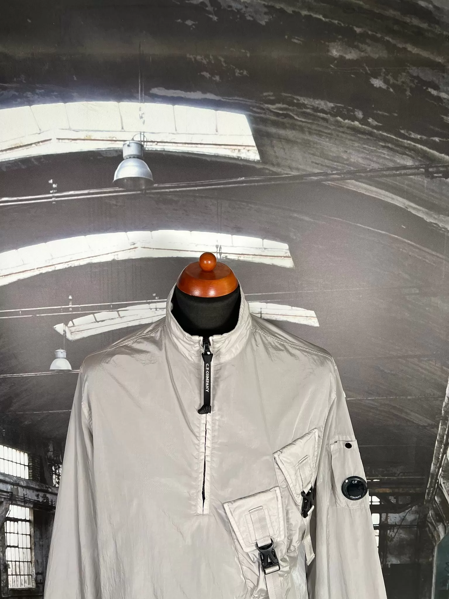 C.P. COMPANY CHROME LENS PULLOVER OVERSHIRT