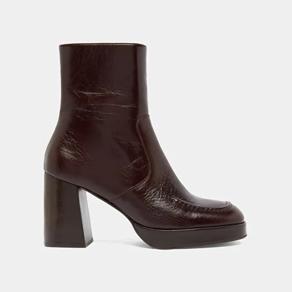 Heeled ankle boots with square toes in chocolate distressed leather