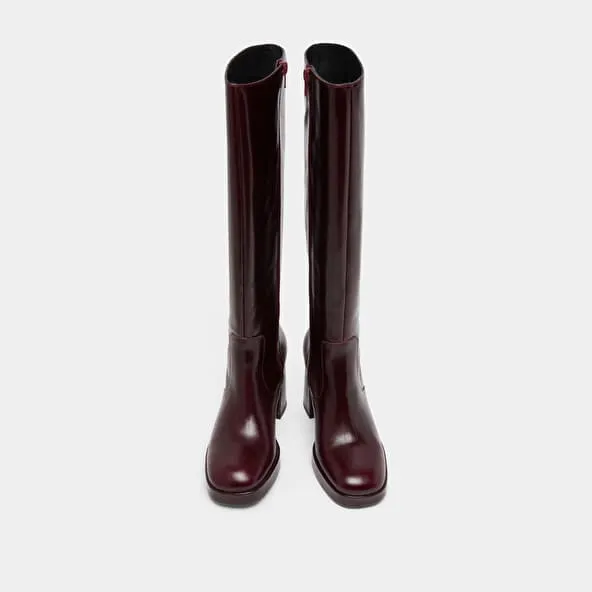 Platform boots in burgundy leather