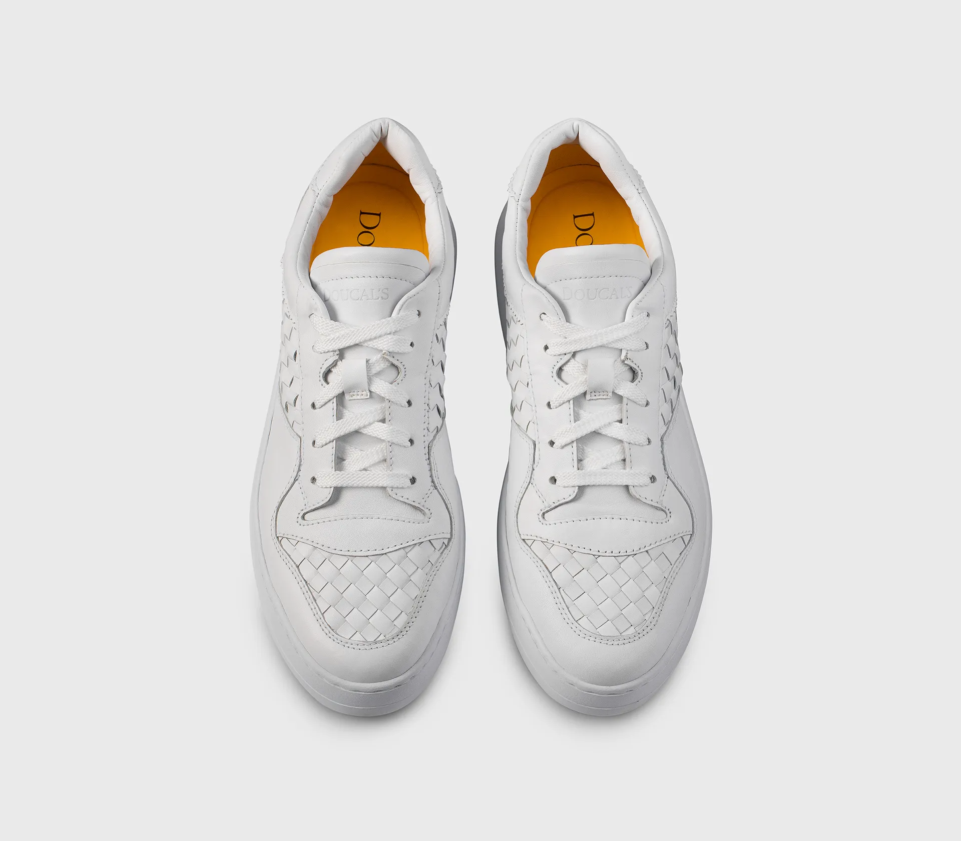 Sneaker in white woven leather