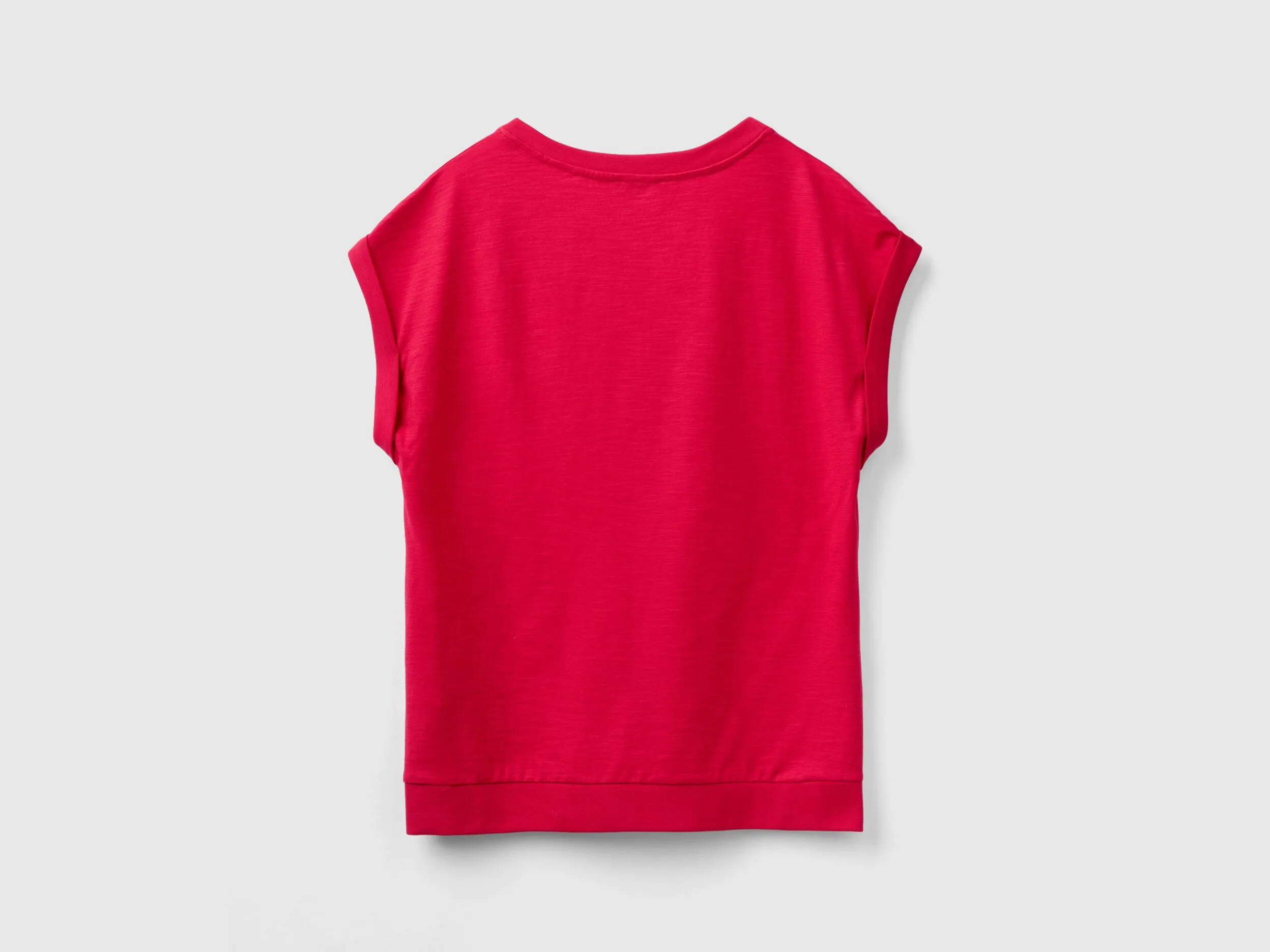 T-shirt with V-neck - Red | Benetton