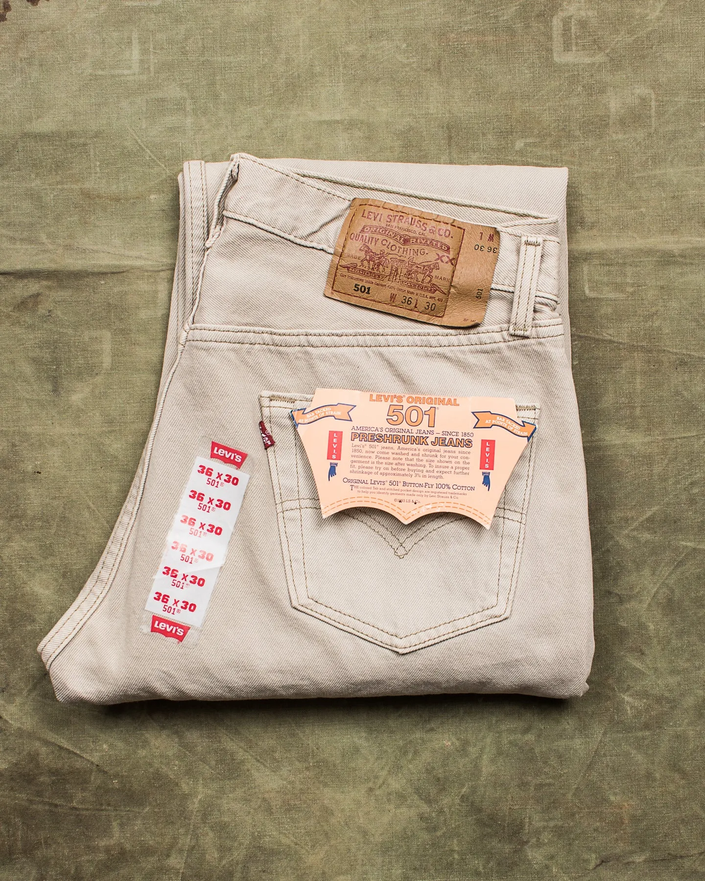 Vintage 90's Made in USA Dead Stock Levi's 501 Beige Jeans W 36 / L 30