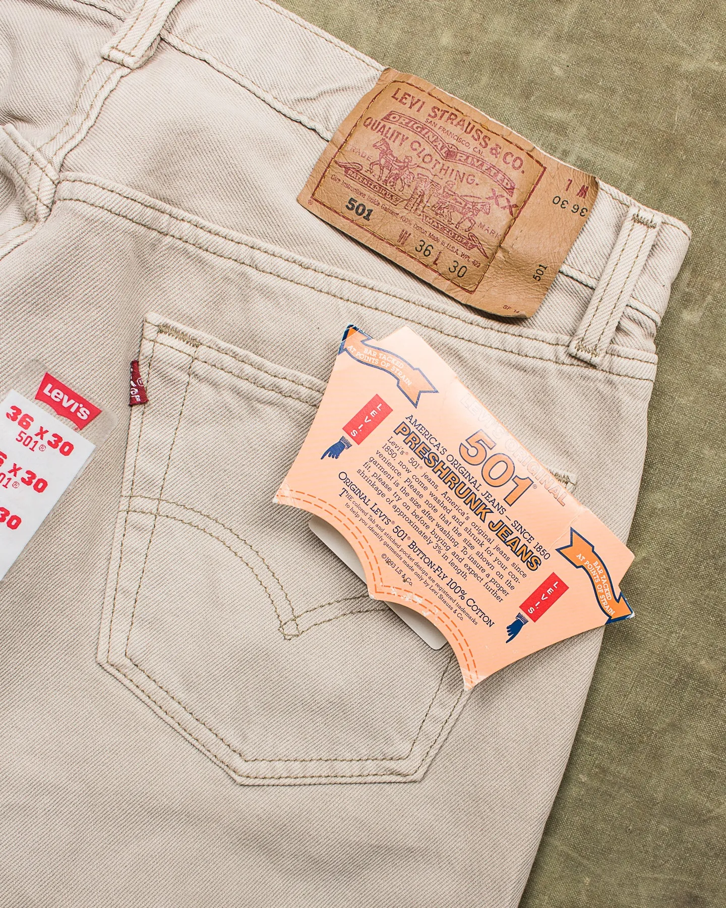 Vintage 90's Made in USA Dead Stock Levi's 501 Beige Jeans W 36 / L 30