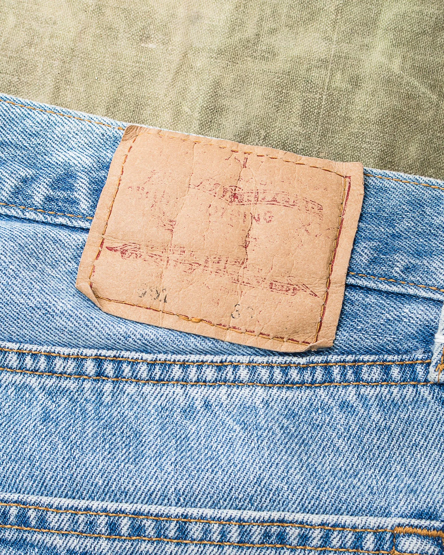 Vintage 90's Made in USA Levi's 501 Jeans W 33 / L 32 No. 19